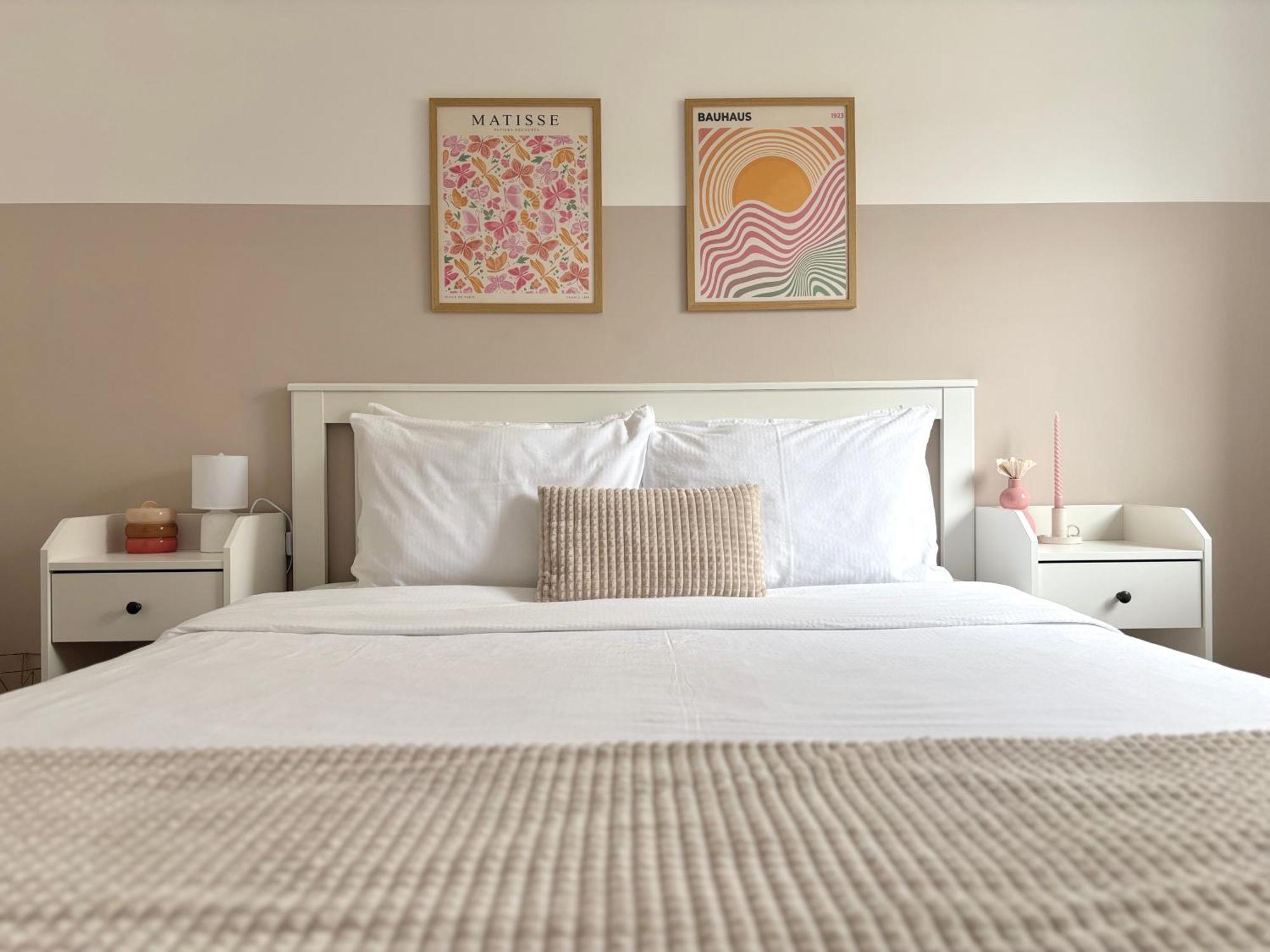 Wanderlust Home Cream, Rasnov Apt For 4, Wifi And Free Parking Eksteriør billede