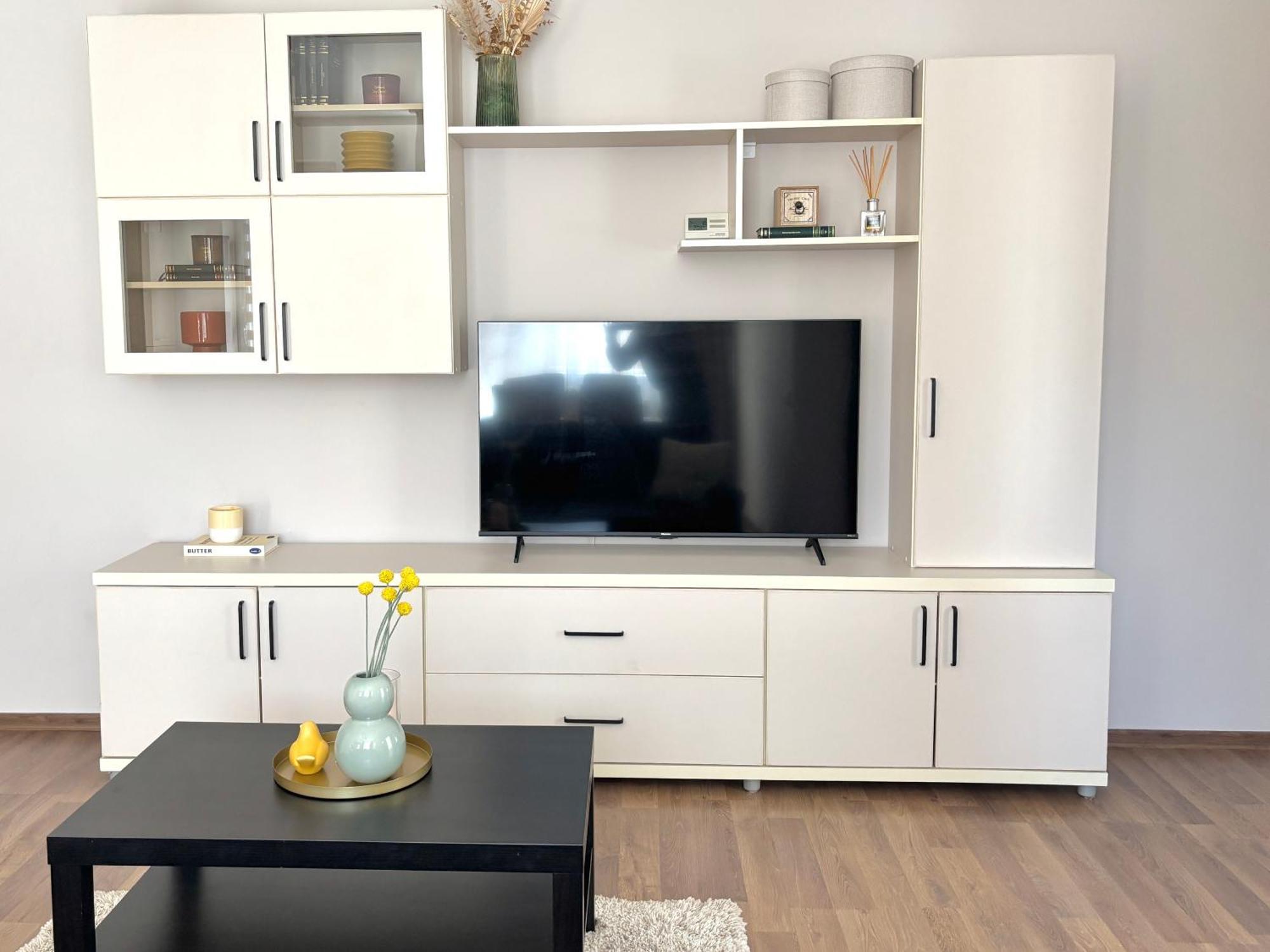 Wanderlust Home Cream, Rasnov Apt For 4, Wifi And Free Parking Eksteriør billede