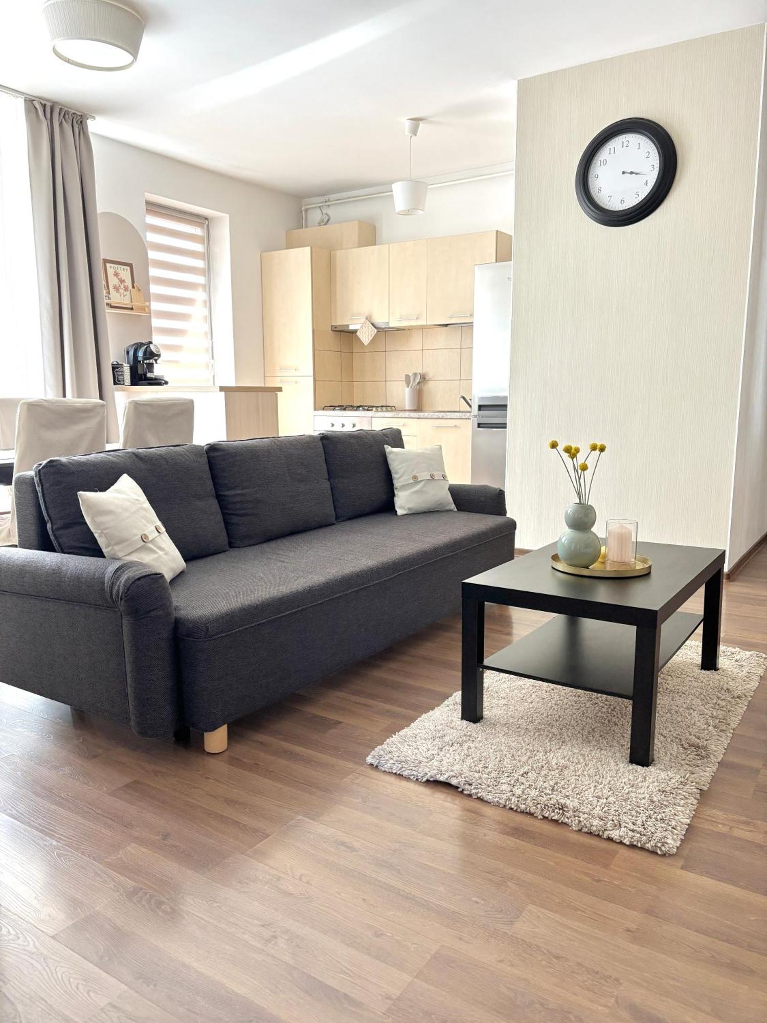 Wanderlust Home Cream, Rasnov Apt For 4, Wifi And Free Parking Eksteriør billede